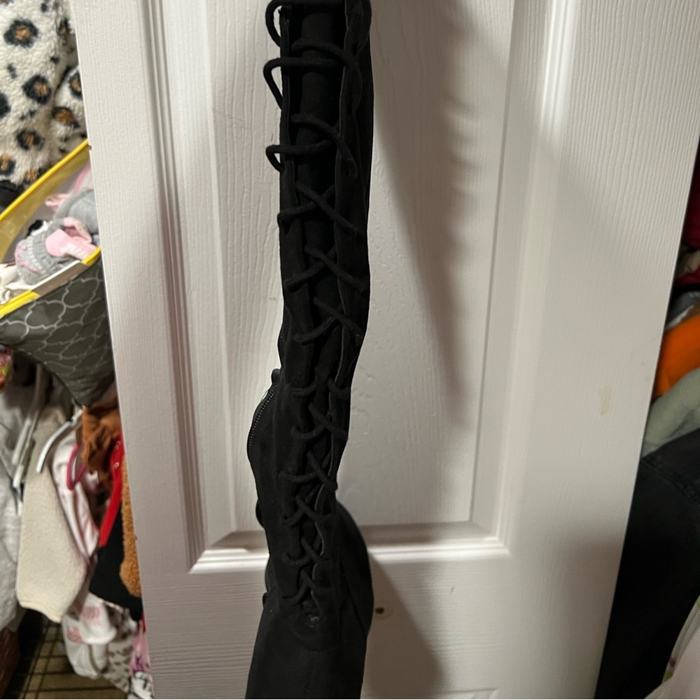 Boots - Picture 2 of 4